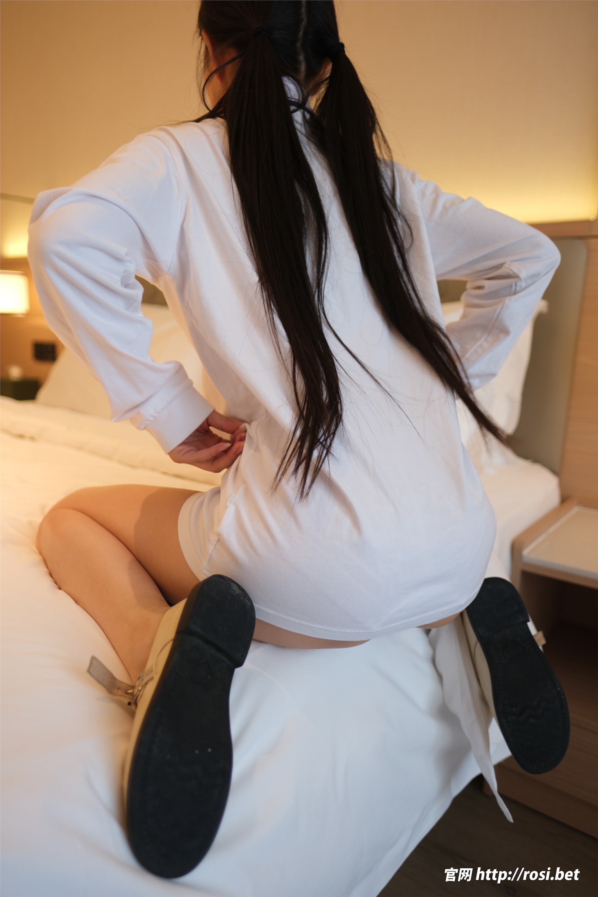 ROSI写真 2025.12.02 NO.5111